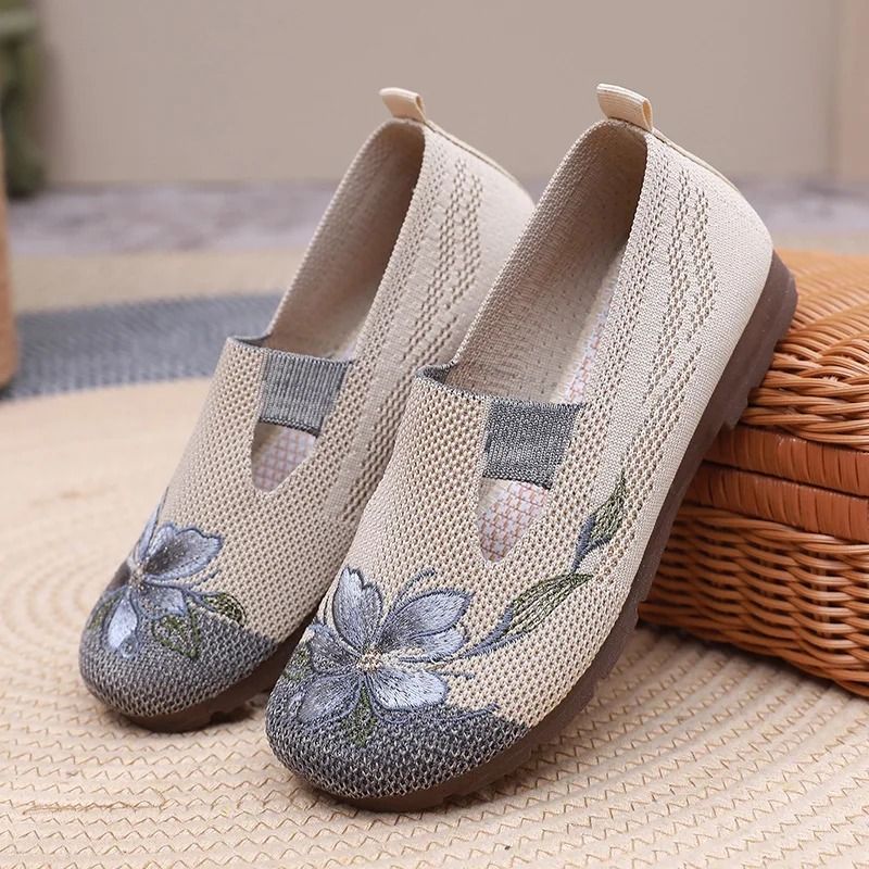 Women Mesh Embroidered Flat Shoes with Anti Slip Soft Sole for Summer Comfort